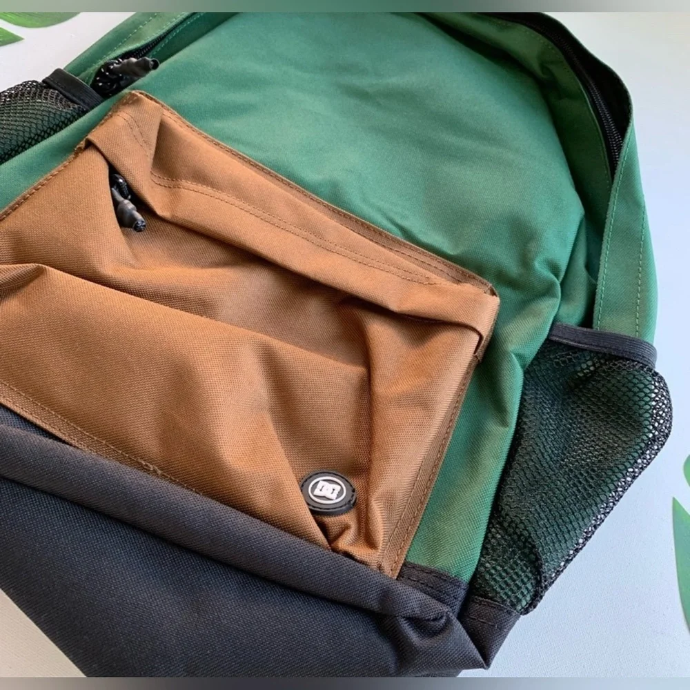 DC Backsider Backpack, 28L Capacity - Picture 5 of 10